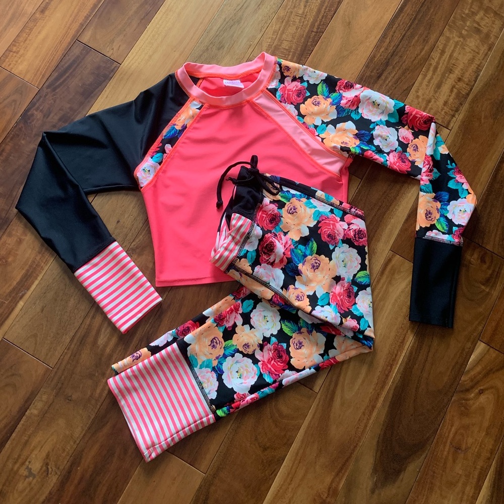 Body Glove Breathe Cropped Rashguard top and adjustable crop bottoms